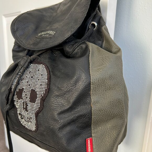 Backpack - Picture 4 of 6